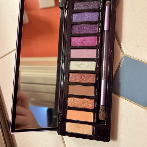 SOLD - Set of 4 gently used Naked pallets INCL rare prince pallet! - Picture 3 of 6